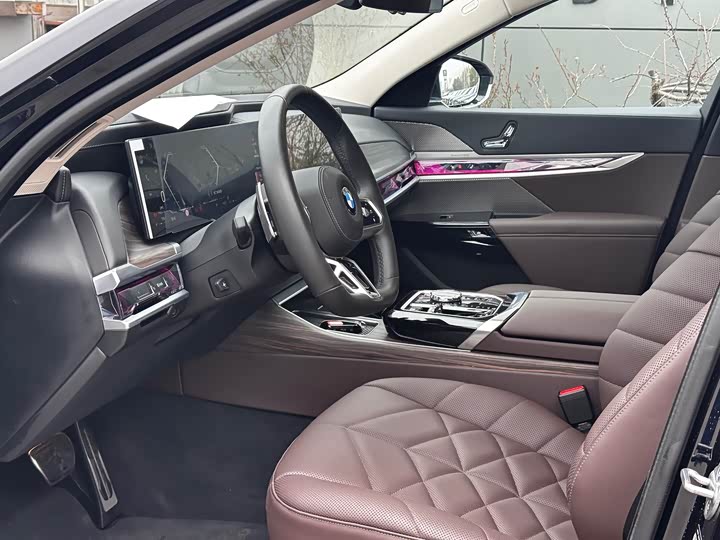 Фото 5 - BMW 7 Series