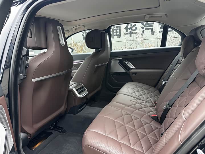 Фото 7 - BMW 7 Series