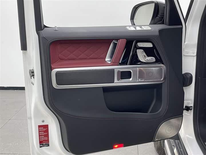 Фото 9 - Mercedes-Benz G-Class