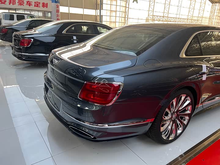 Фото 7 - Bentley Flying Spur