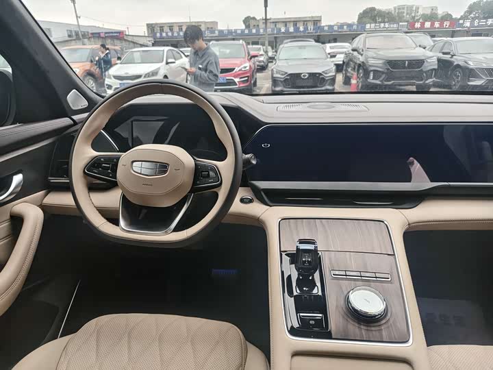 Фото 6 - Geely Monjaro