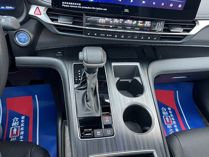 Фото 8 - Toyota Sienna