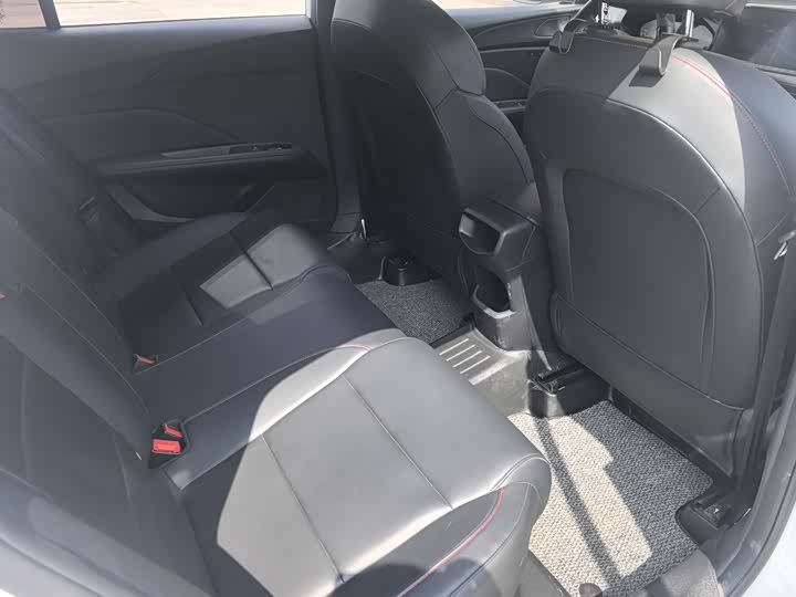 Фото 8 - MG Motor 5