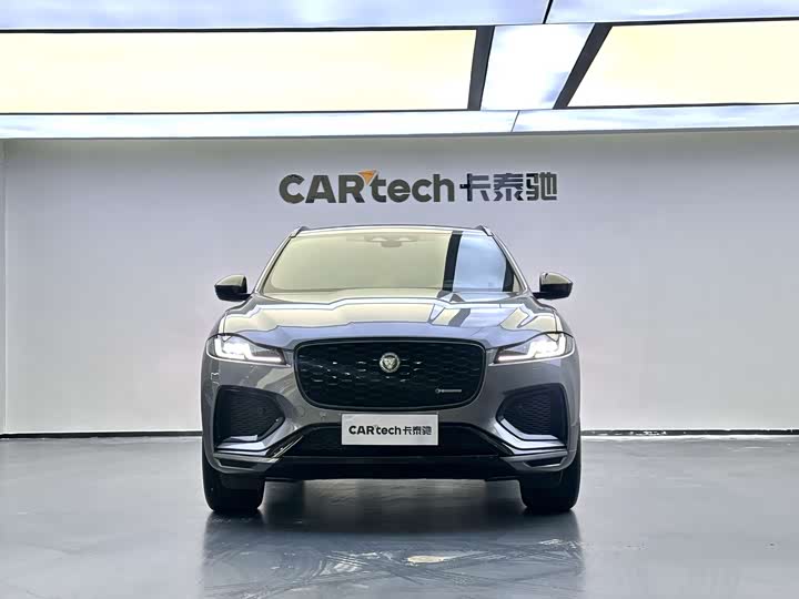 Фото 2 - Jaguar F-Pace