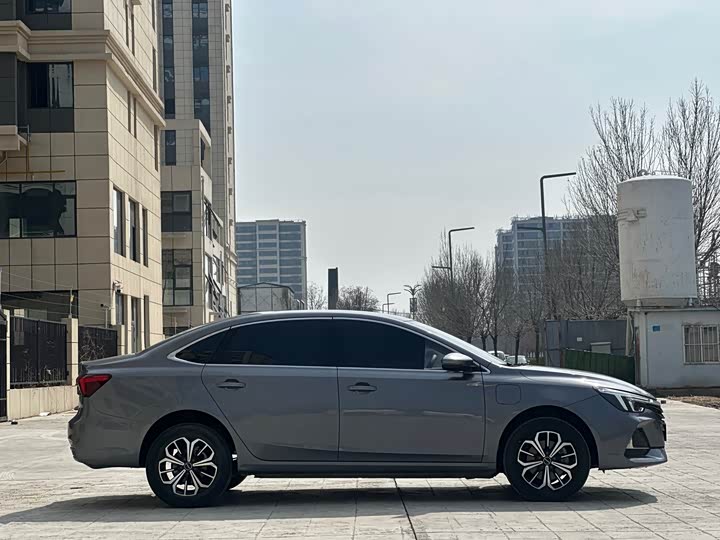 Photo 3 - Roewe i6 Max EV