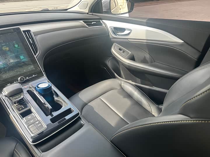 Photo 7 - Roewe i6 Max EV