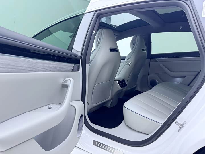 Фото 5 - Luxeed S7