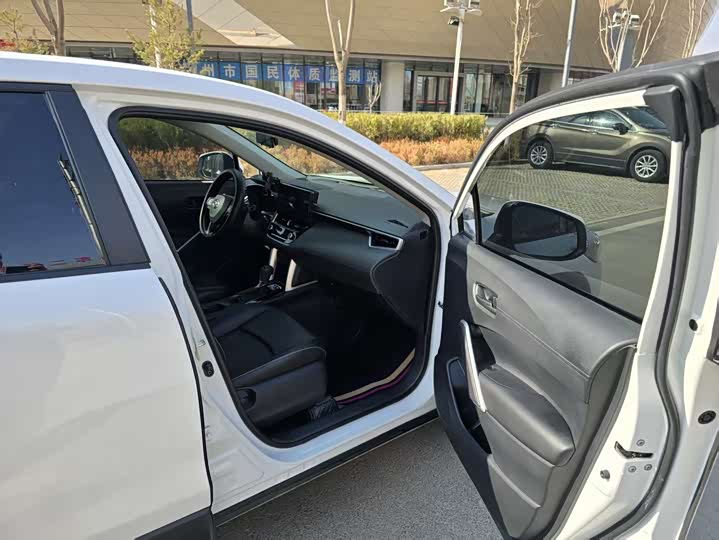 Фото 9 - Toyota Corolla Cross