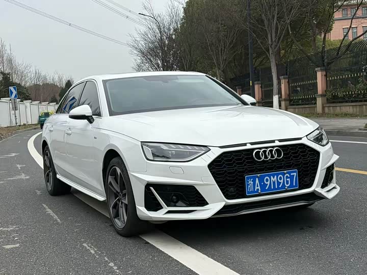 Фото 3 - Audi A4L