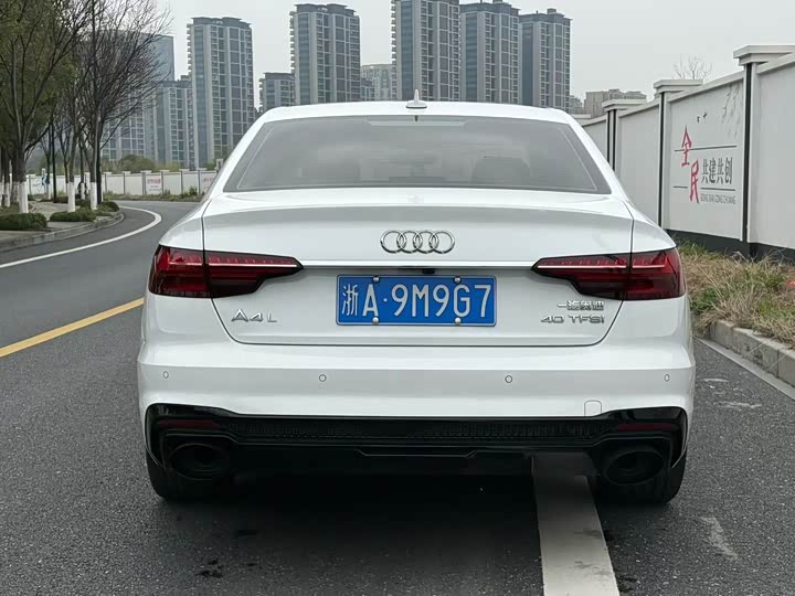 Фото 5 - Audi A4L