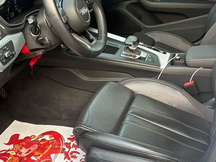 Фото 8 - Audi A4L