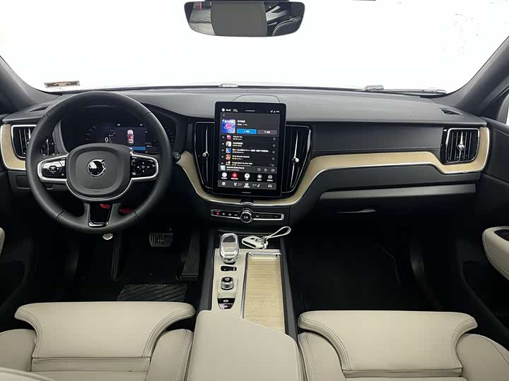 Фото 6 - Volvo XC60