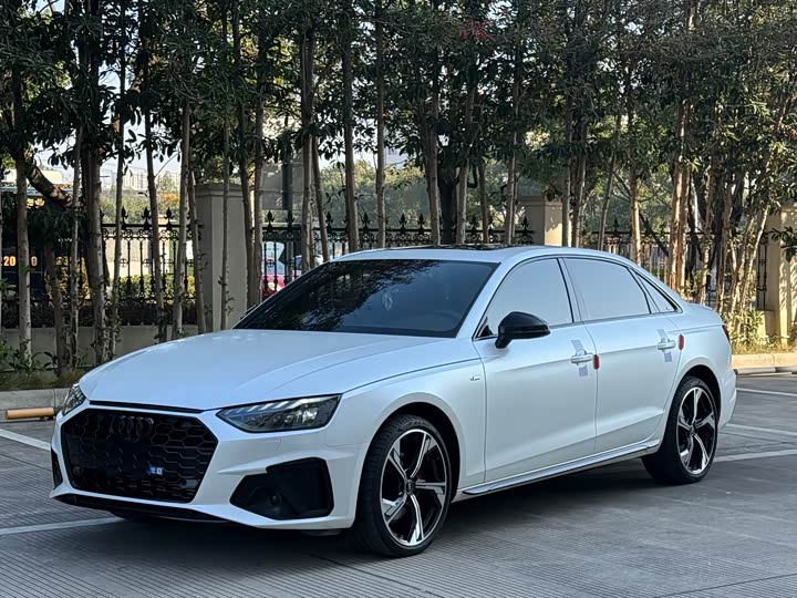 Фото 2 - Audi A4L