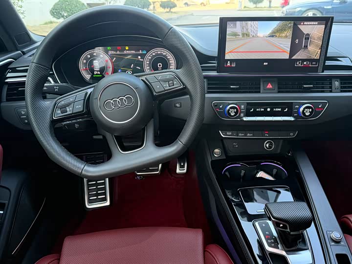 Фото 6 - Audi A4L