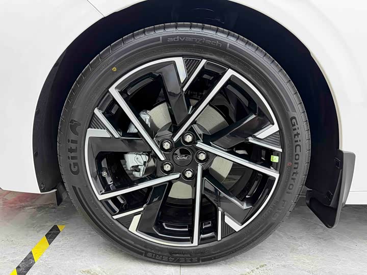 Фото 8 - Ford Mondeo