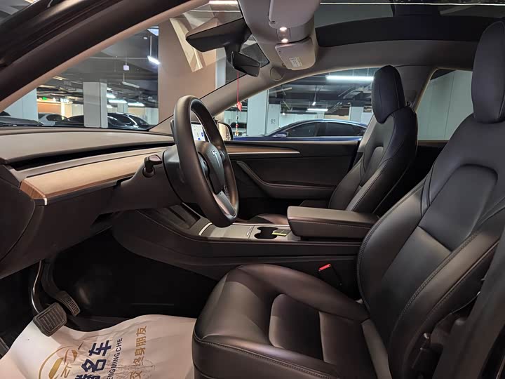 Фото 4 - Tesla Model Y