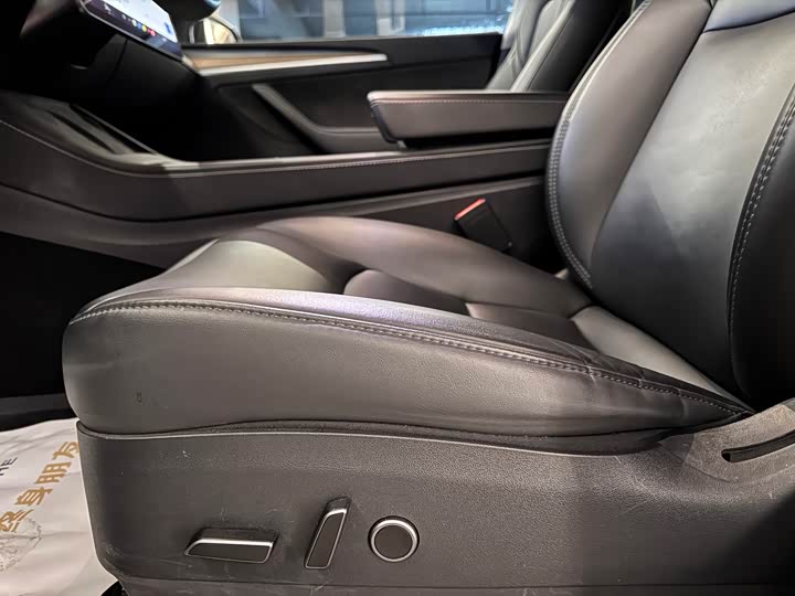 Фото 8 - Tesla Model Y