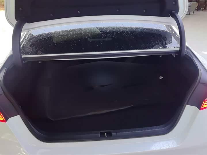 Фото 4 - Toyota Camry