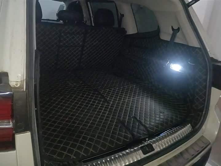 Фото 4 - Roewe RX8