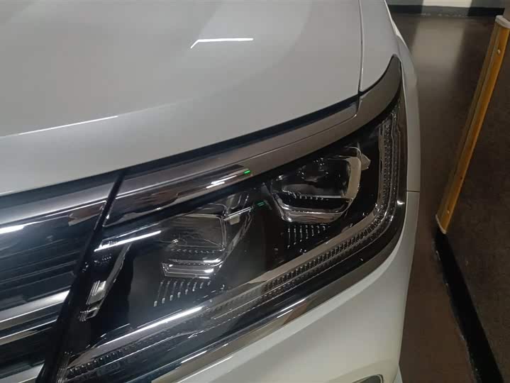 Фото 5 - Roewe RX8