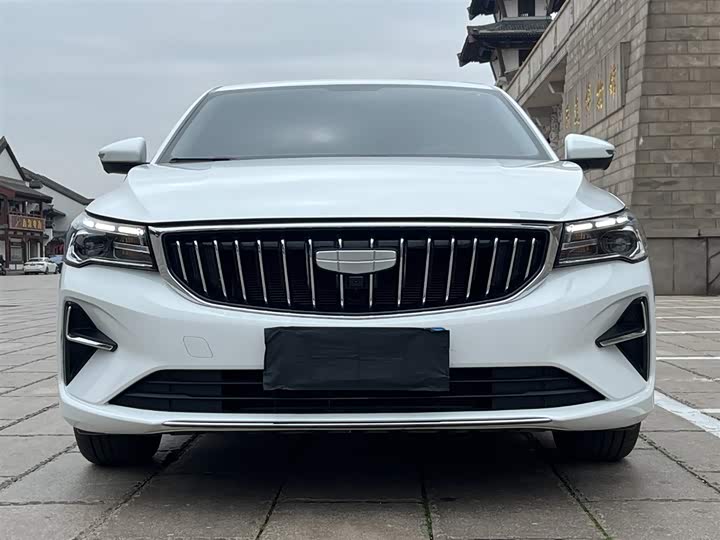 Фото 2 - Geely Emgrand