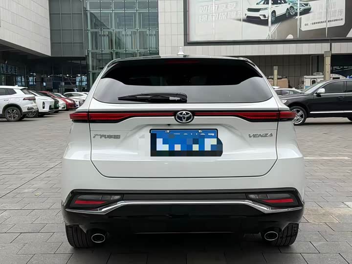 Фото 9 - Toyota Venza