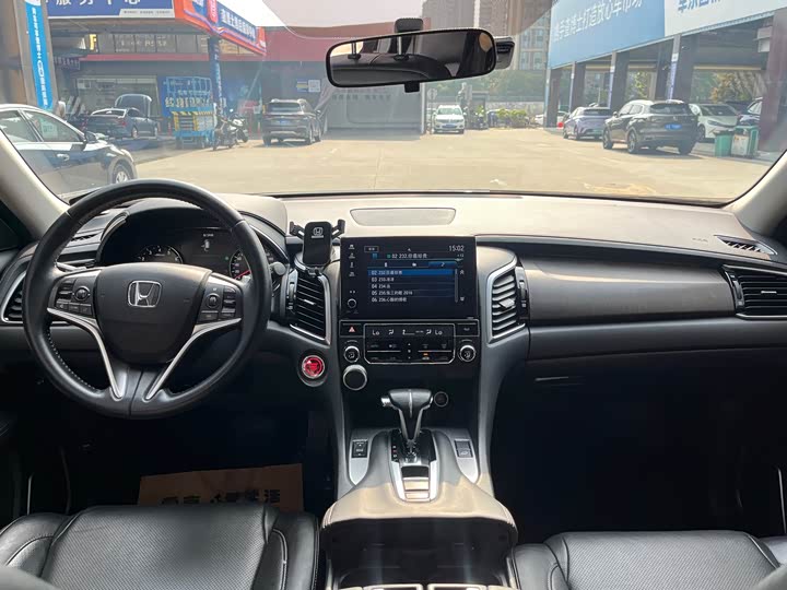 Фото 8 - Honda Avancier