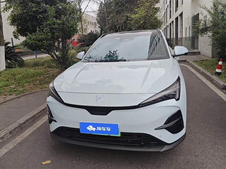 Photo 2 - BAIC Arcfox Alpha T5