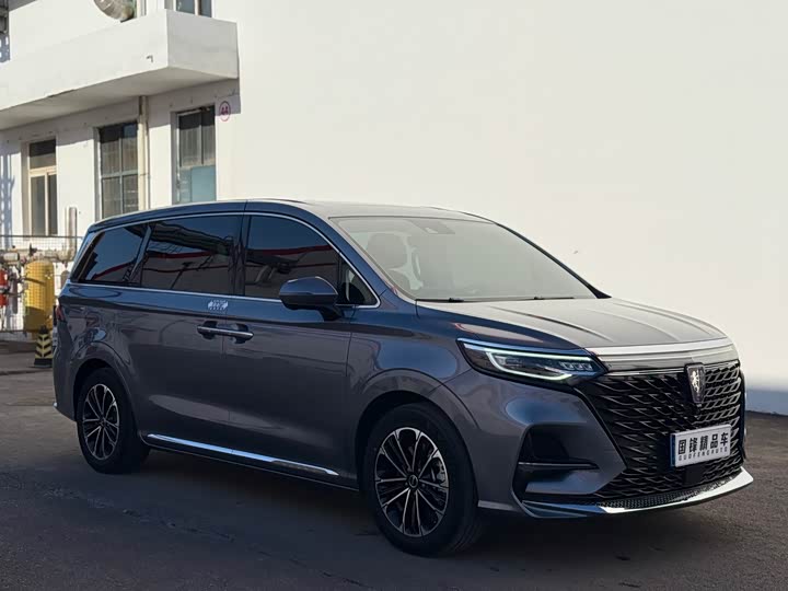 Фото 3 - Roewe iMax 8