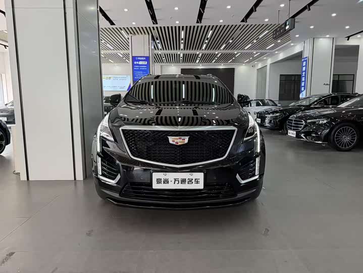 Фото 2 - Cadillac XT5