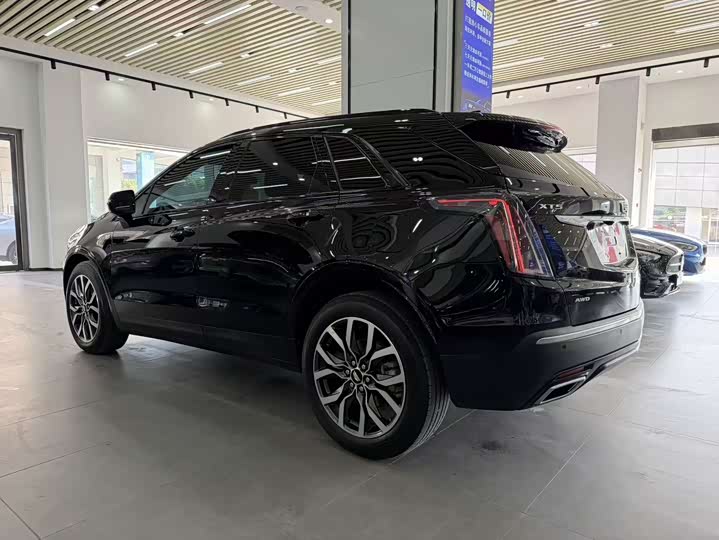 Фото 4 - Cadillac XT5