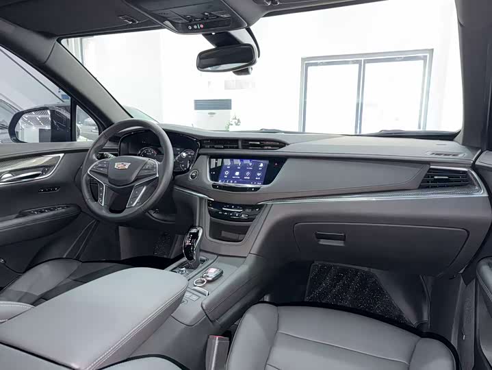 Фото 9 - Cadillac XT5