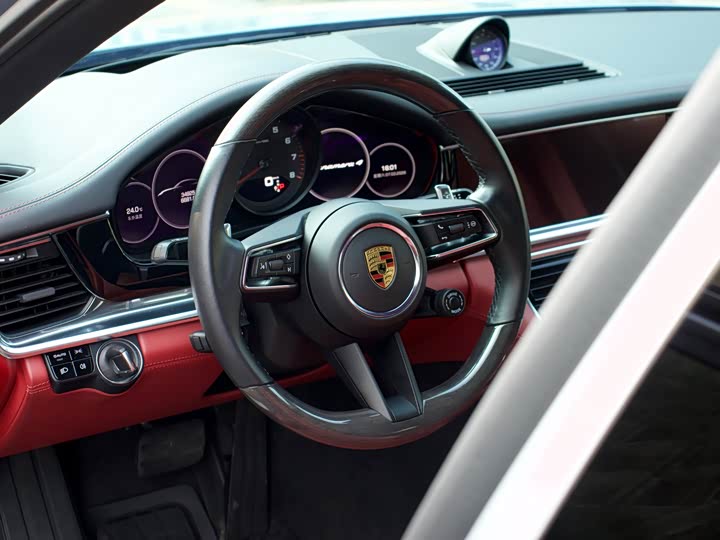 Фото 7 - Porsche Panamera