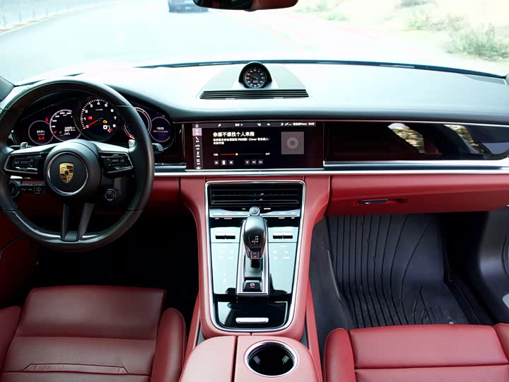 Фото 9 - Porsche Panamera