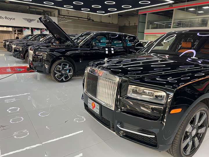 Photo 4 - Rolls-Royce Cullinan