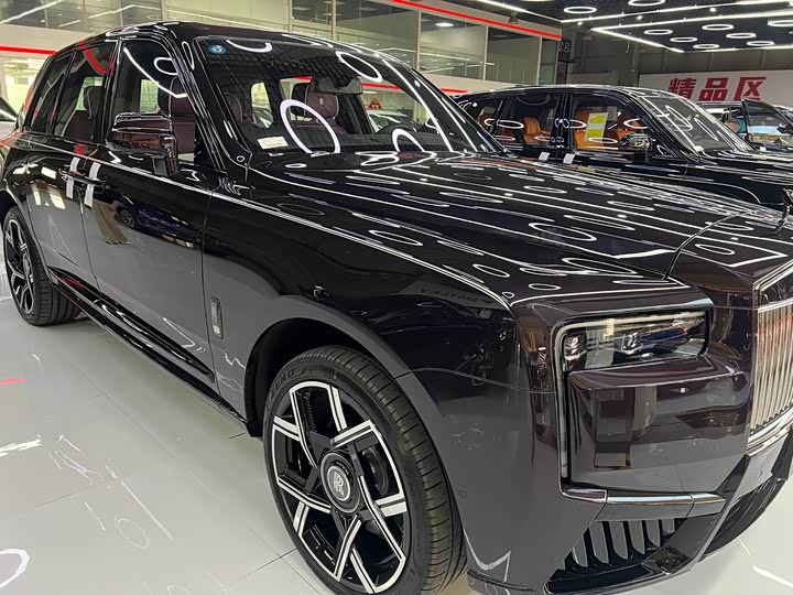 Photo 8 - Rolls-Royce Cullinan