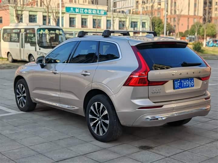 Photo 2 - Volvo XC60