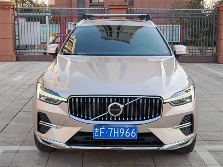 Photo 3 - Volvo XC60