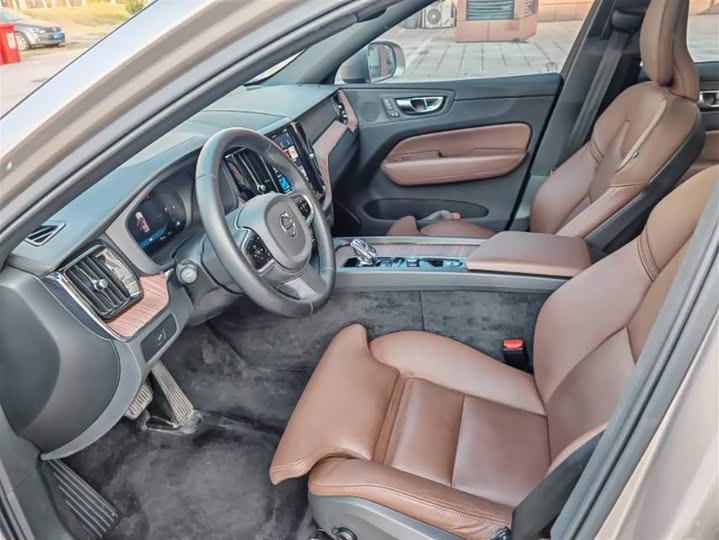 Photo 6 - Volvo XC60