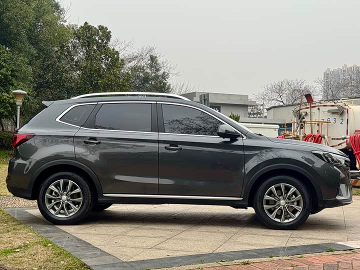 Фото 4 - Roewe RX5