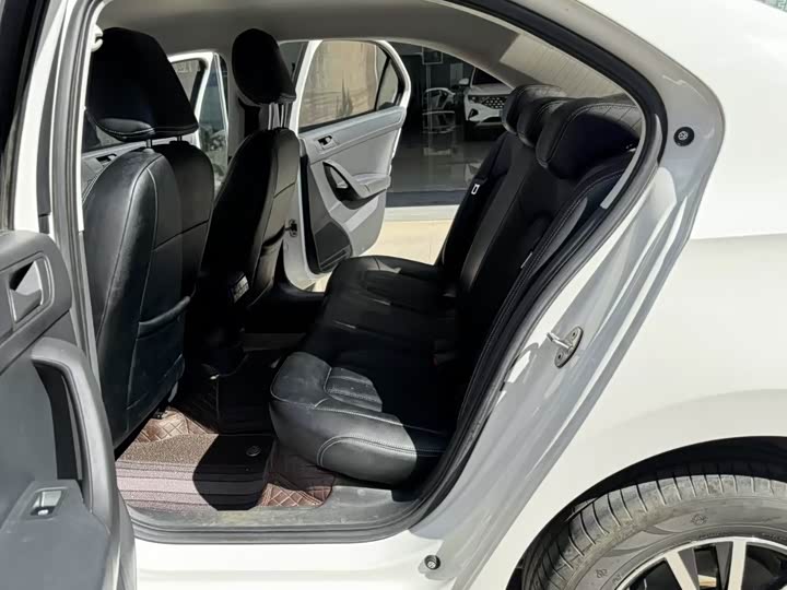 Фото 5 - Volkswagen Santana