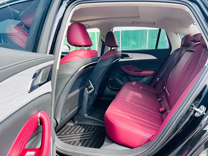 Фото 5 - Hongqi H5