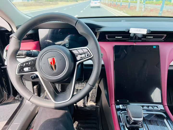 Фото 8 - Hongqi H5