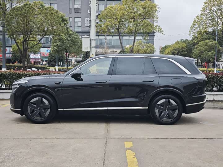 Фото 4 - Nio Onvo L90