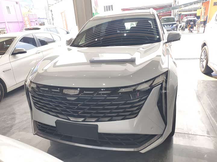 Фото 3 - Geely Atlas L