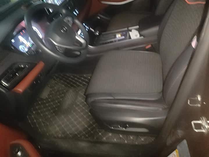 Фото 9 - Changan CS75