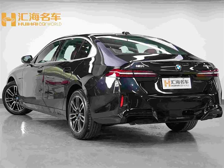 Фото 5 - BMW 5 Series