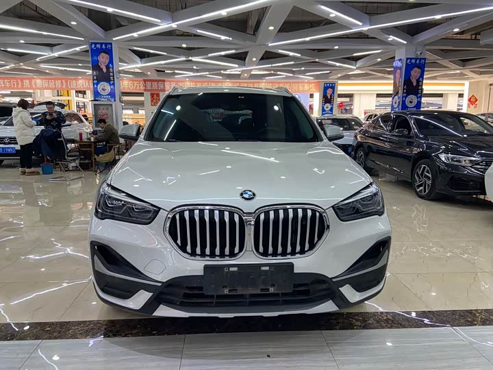 Фото 2 - BMW X1