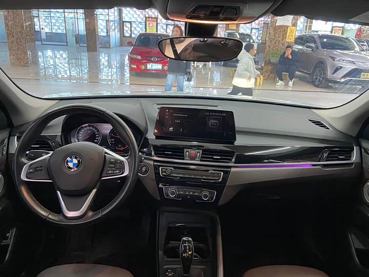 Фото 9 - BMW X1