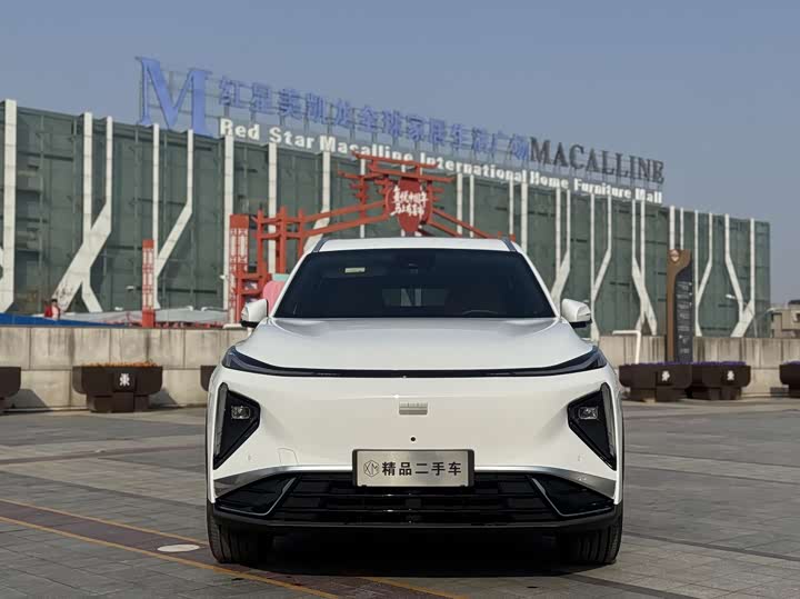 Photo 2 - Geely Galaxy L7